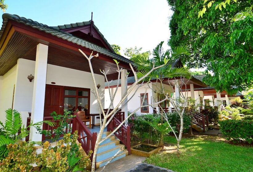 فندق First Bungalow Beach Resort