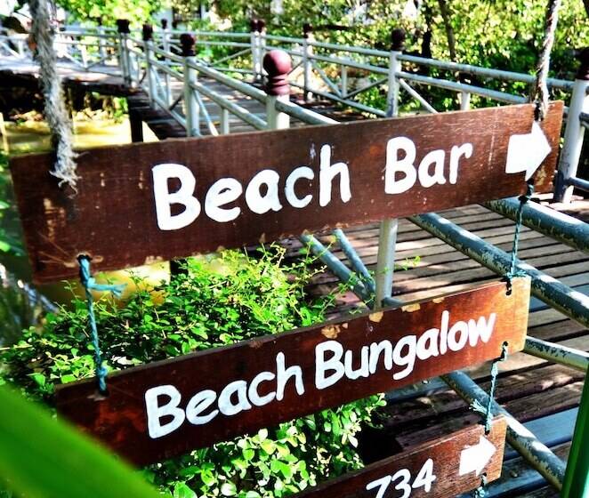 فندق First Bungalow Beach Resort