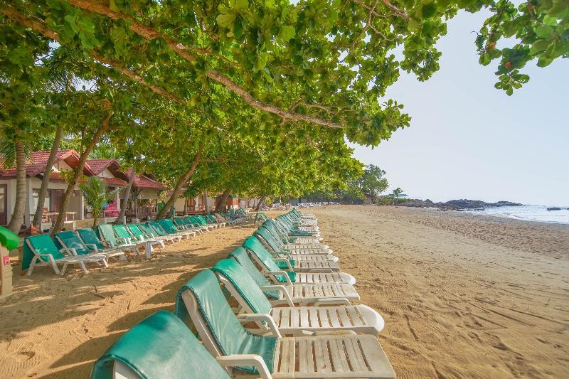 فندق First Bungalow Beach Resort