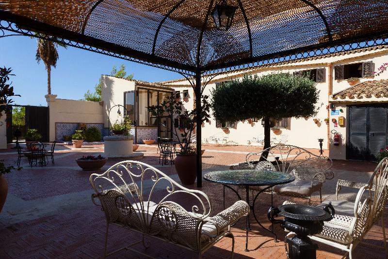 Отель Foresteria Baglio Della Luna