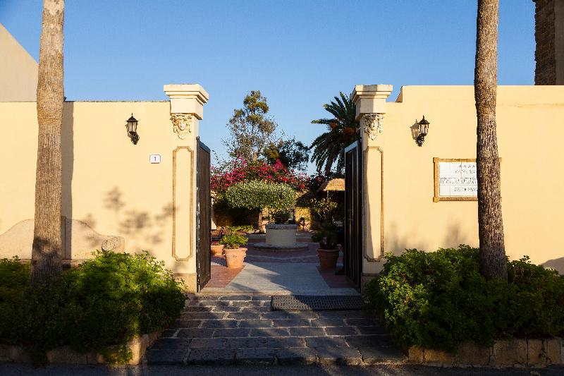 Отель Foresteria Baglio Della Luna