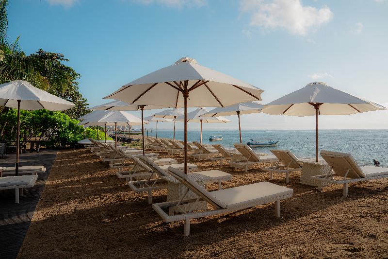 בית מלון כפרי Griya Santrian A Beach Resort