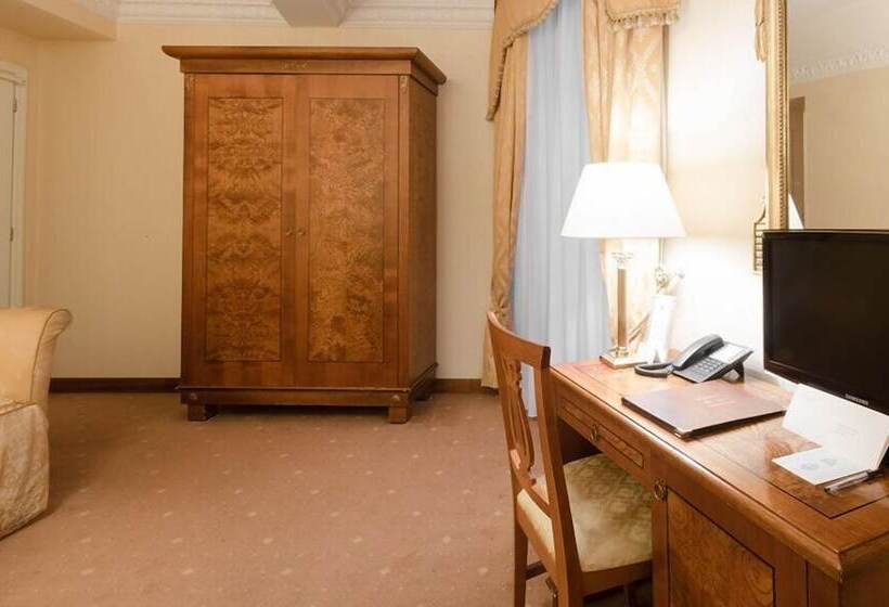 בית מלון כפרי Hosianum Palace