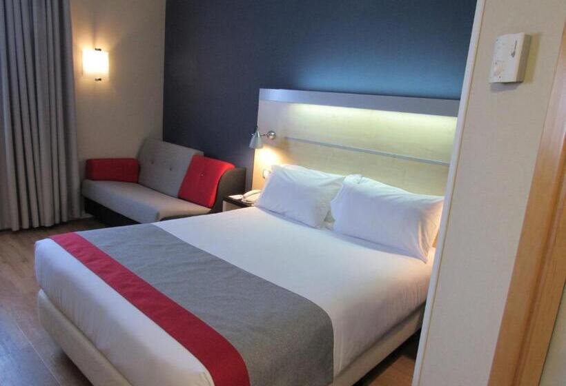هتل Holiday Inn Express Madrid Alcorcón, An Ihg