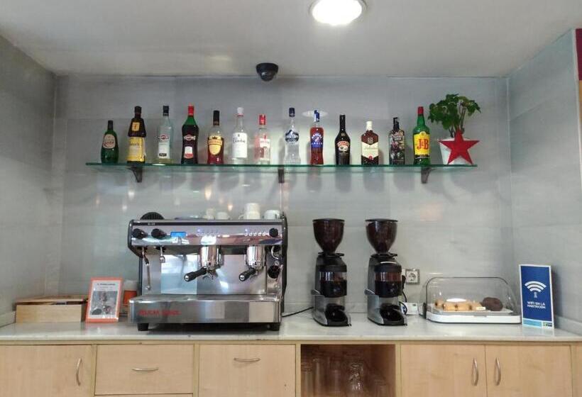 هتل Holiday Inn Express Madrid Alcorcón, An Ihg