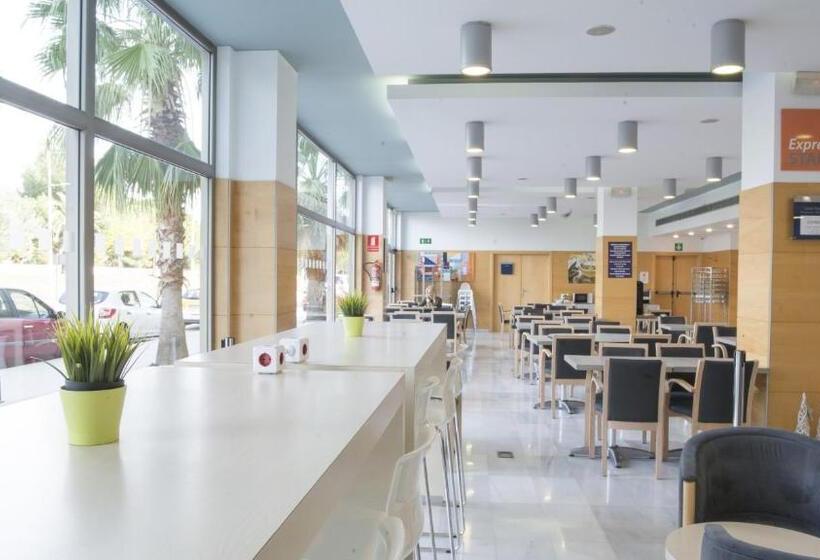 هتل Holiday Inn Express Madrid Alcorcón, An Ihg