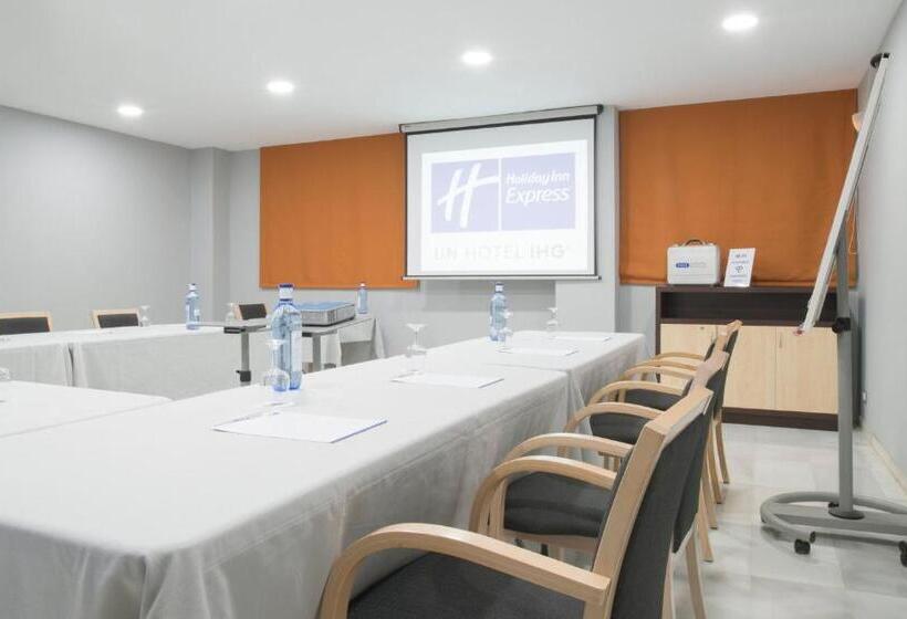 هتل Holiday Inn Express Madrid Alcorcón, An Ihg