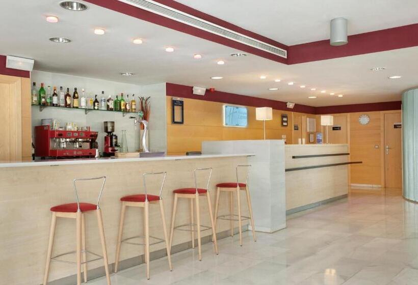 هتل Holiday Inn Express Madrid Alcorcón, An Ihg