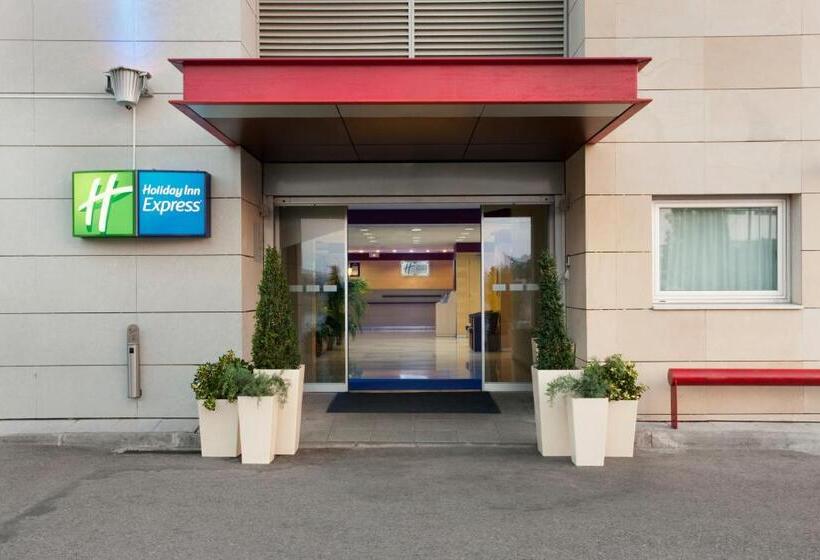 هتل Holiday Inn Express Madrid Alcorcón, An Ihg