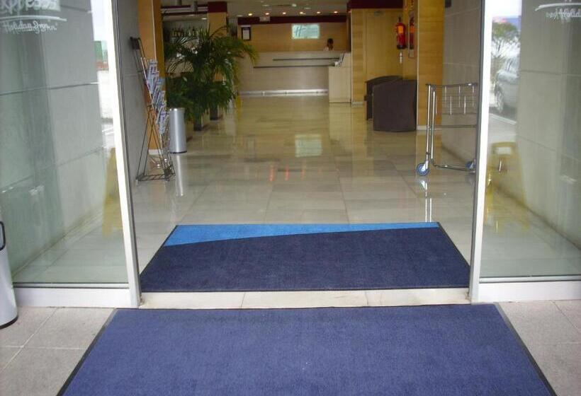 هتل Holiday Inn Express Madrid Alcorcón, An Ihg