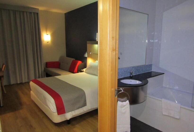 هتل Holiday Inn Express Madrid Alcorcón, An Ihg