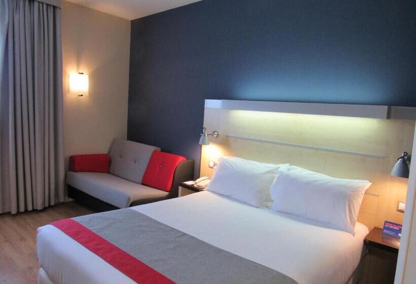 هتل Holiday Inn Express Madrid Alcorcón, An Ihg