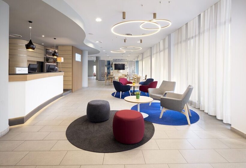 هتل Holiday Inn Express Parma, An Ihg