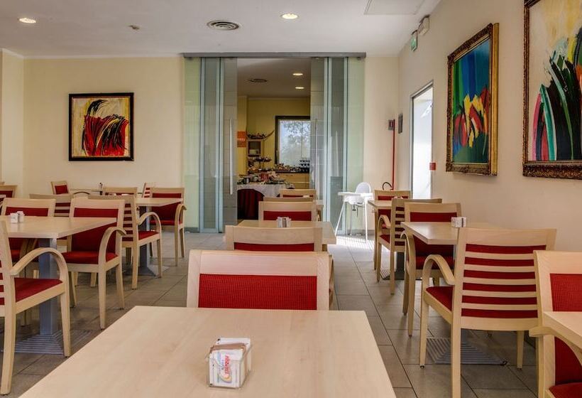 هتل Holiday Inn Express Parma, An Ihg