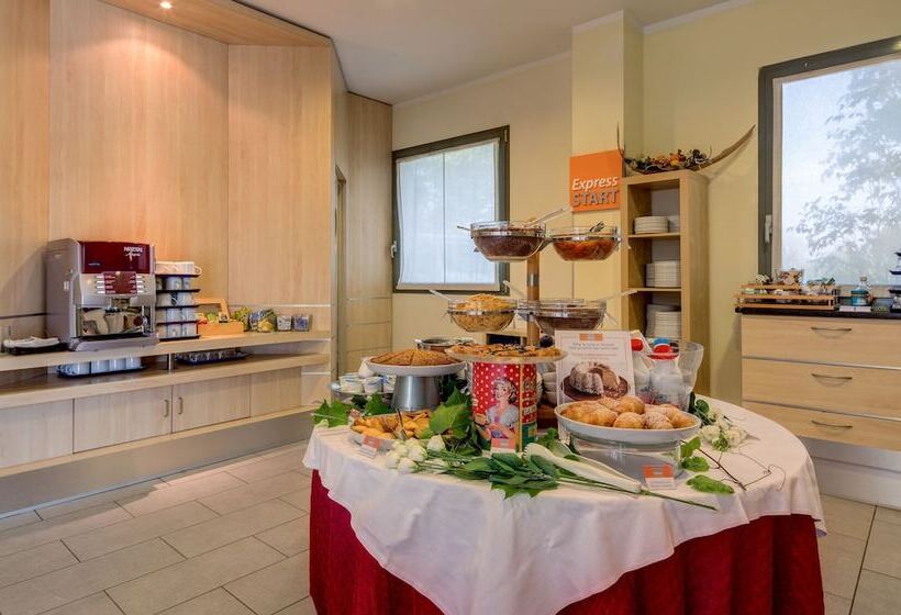 هتل Holiday Inn Express Parma, An Ihg