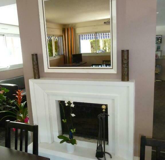 Отель Hôtel Hexagone