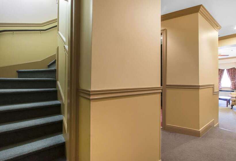 Inn On The Lake, Ascend Hotel Collection