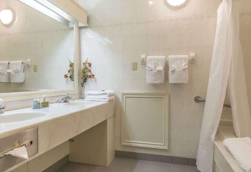 Inn On The Lake, Ascend Hotel Collection