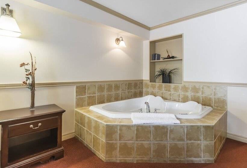 Inn On The Lake, Ascend Hotel Collection