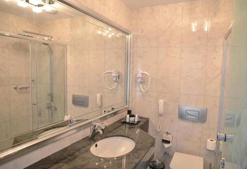 Отель Jasmine Court