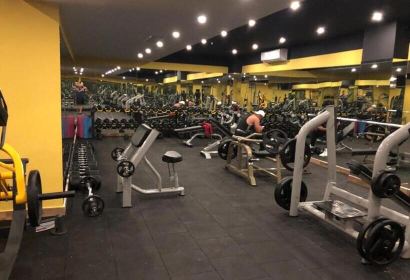 Отель Jasmine Court