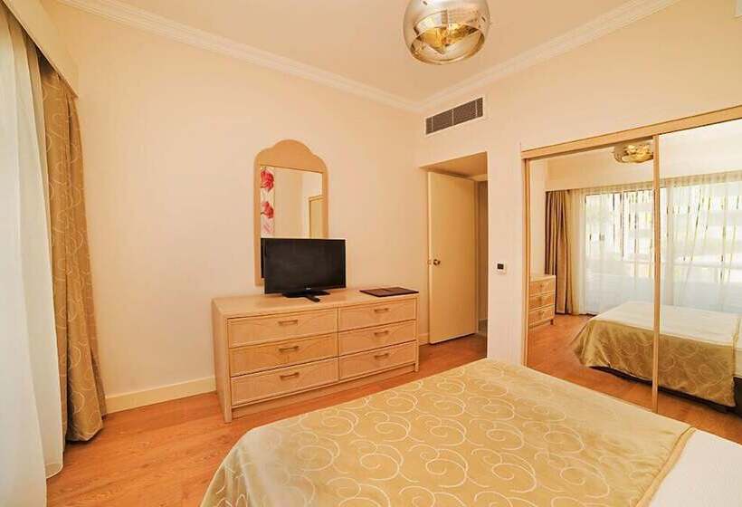 Отель Jasmine Court