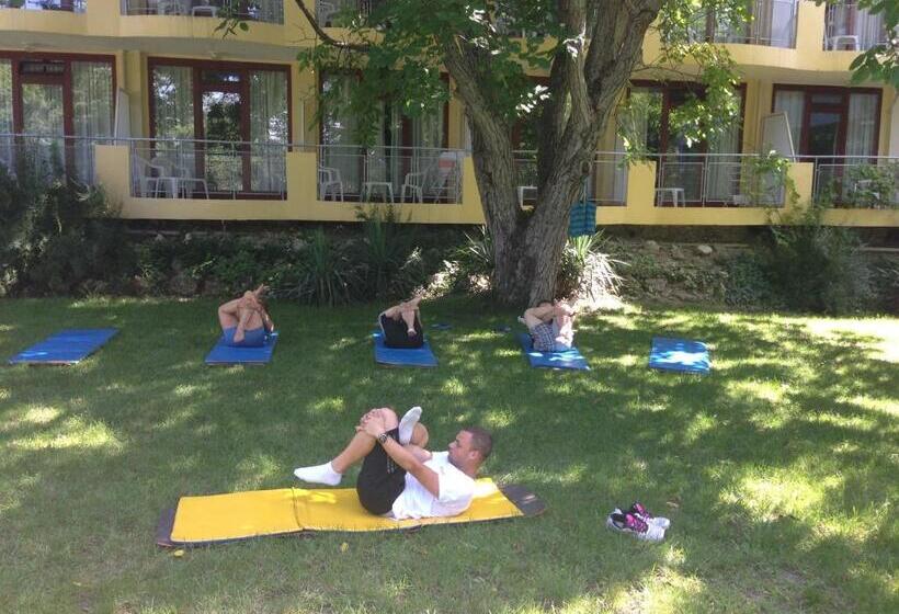 호텔 Koral Parking