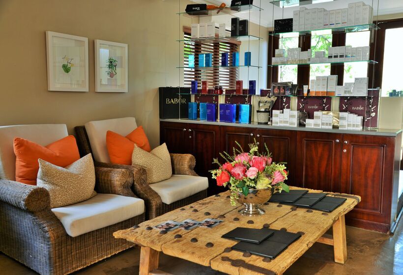 Отель Kwa Maritane Bush Lodge