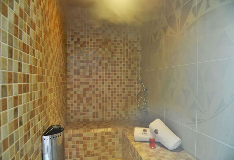 Отель Kwa Maritane Bush Lodge