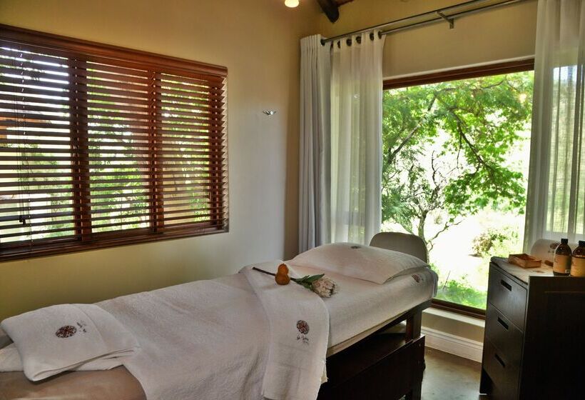 Отель Kwa Maritane Bush Lodge