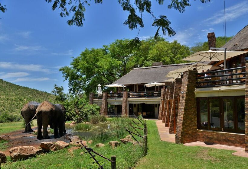 Отель Kwa Maritane Bush Lodge