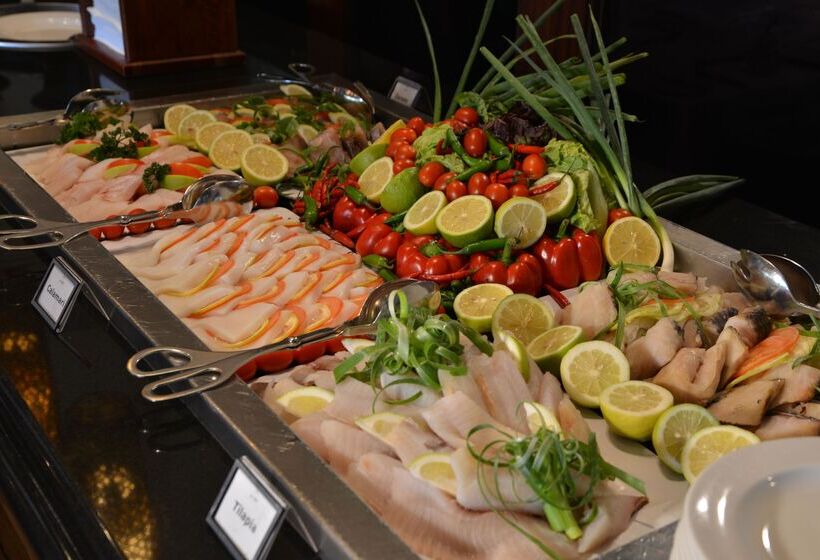 Отель Kwa Maritane Bush Lodge