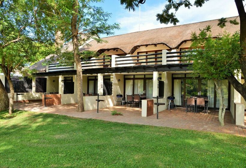 Отель Kwa Maritane Bush Lodge