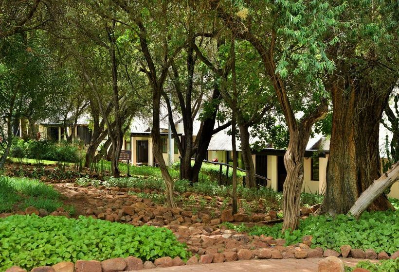 Отель Kwa Maritane Bush Lodge