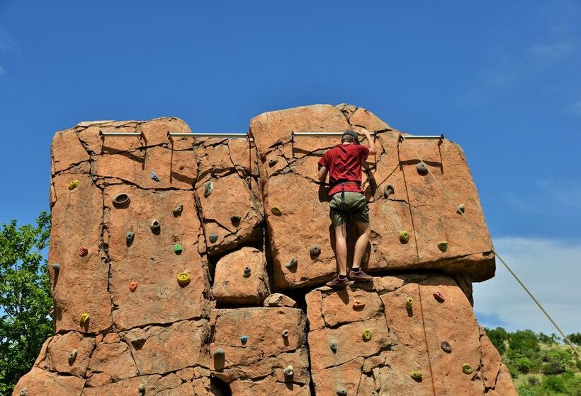 Отель Kwa Maritane Bush Lodge