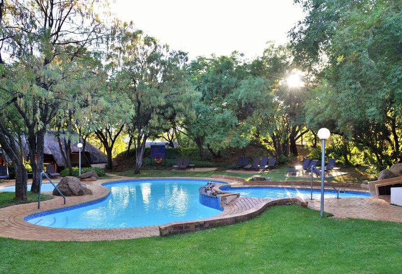 Отель Kwa Maritane Bush Lodge