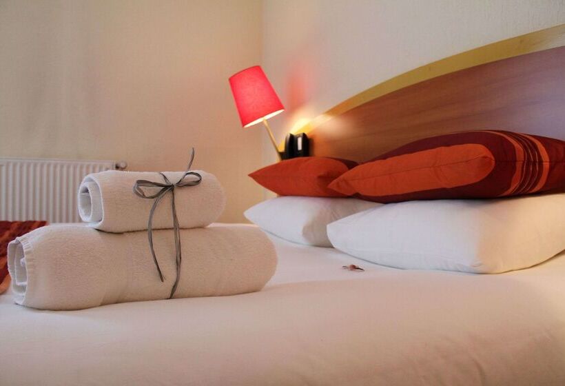 Kyriad Hotel Lamballe