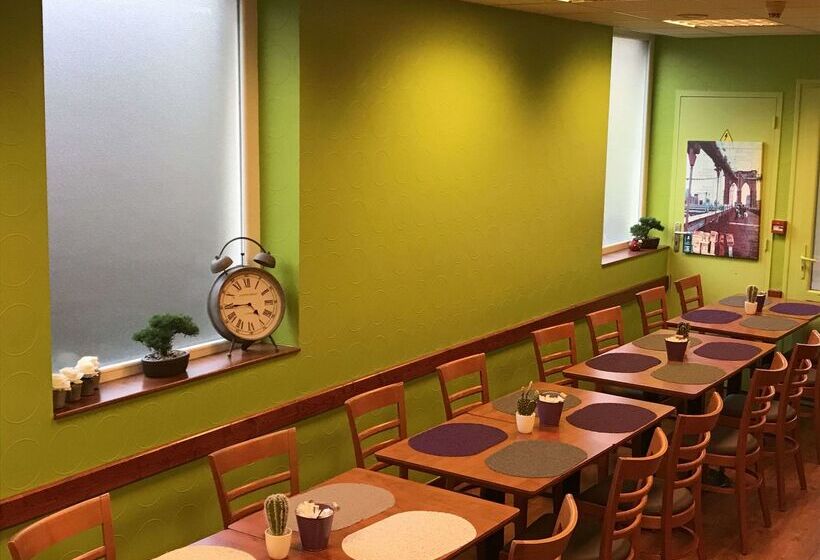 Kyriad Hotel Lamballe