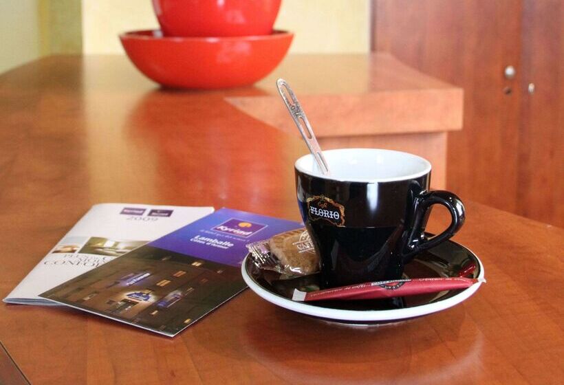 Kyriad Hotel Lamballe