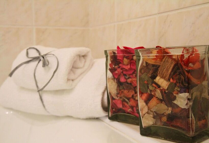 Kyriad Hotel Lamballe