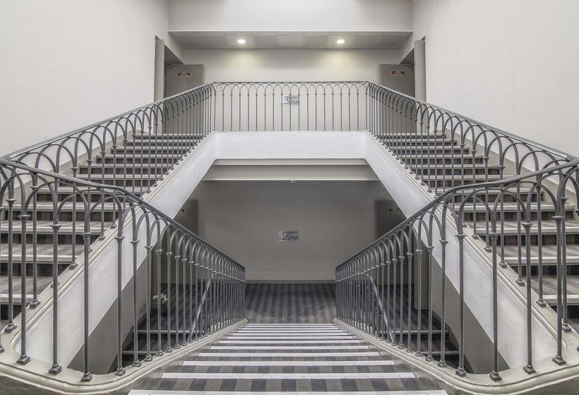 Kyriad Orange Centre Ville 3 Stars   Hotel Restaurant   La Galerie D Art Des Princes   Provence Alpe