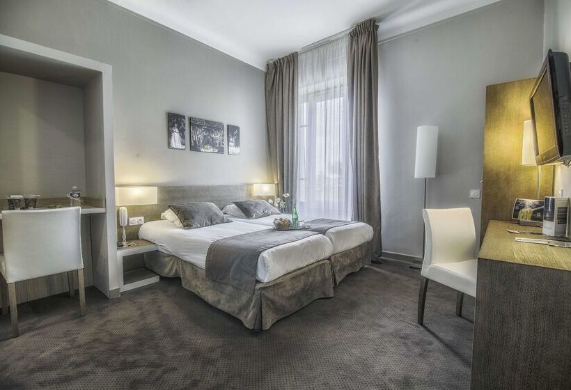 Kyriad Orange Centre Ville 3 Stars Hotel Restaurant La Galerie D Art Des Princes Provence Alpe