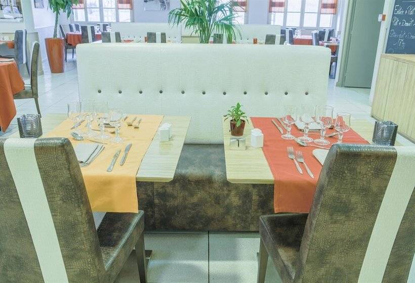 Kyriad Orange Centre Ville 3 Stars   Hotel Restaurant   La Galerie D Art Des Princes   Provence Alpe