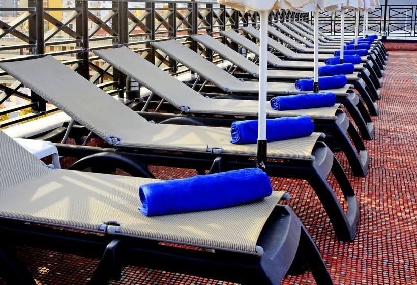 בית מלון כפרי Reveron Plaza