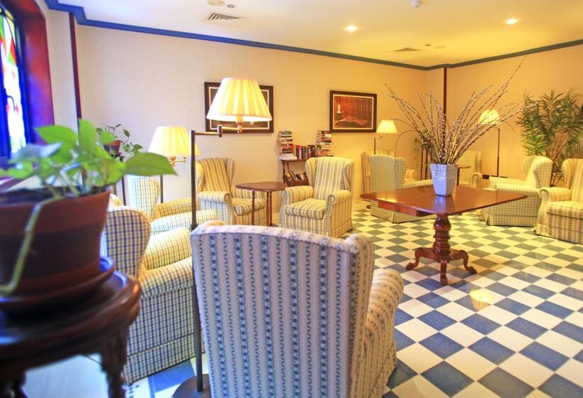 בית מלון כפרי Reveron Plaza