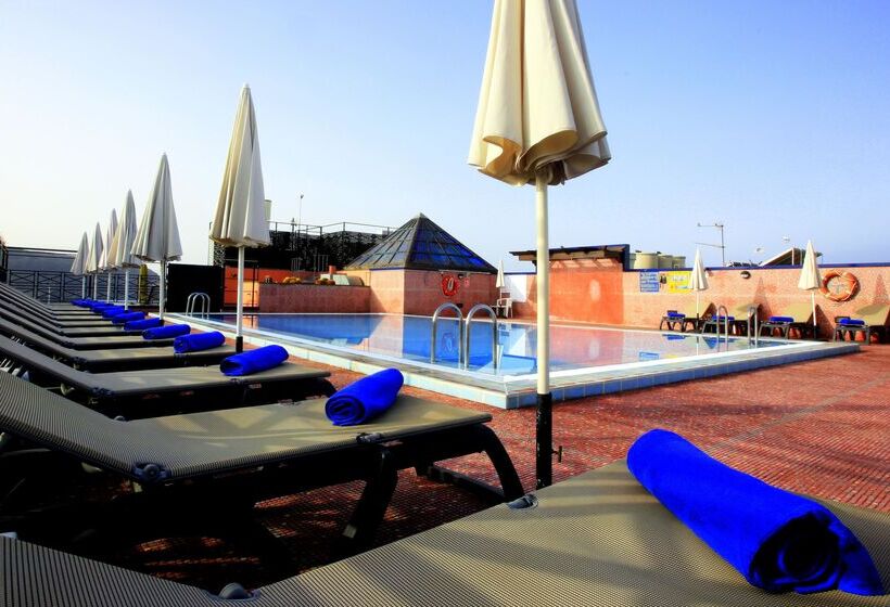 בית מלון כפרי Reveron Plaza