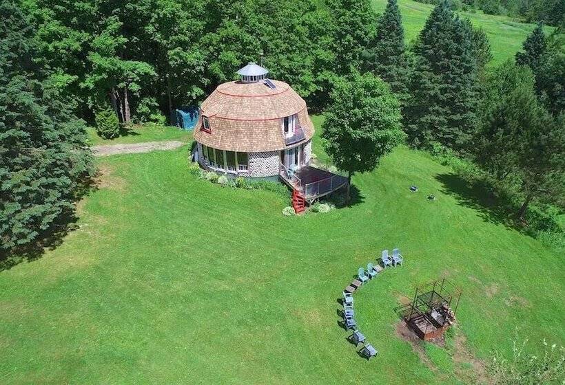 Отель Le Baluchon Ecovillegiature