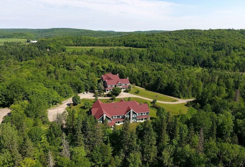 Отель Le Baluchon Ecovillegiature