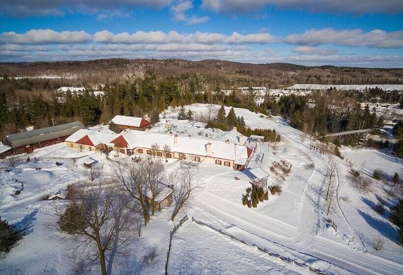 Отель Le Baluchon Ecovillegiature