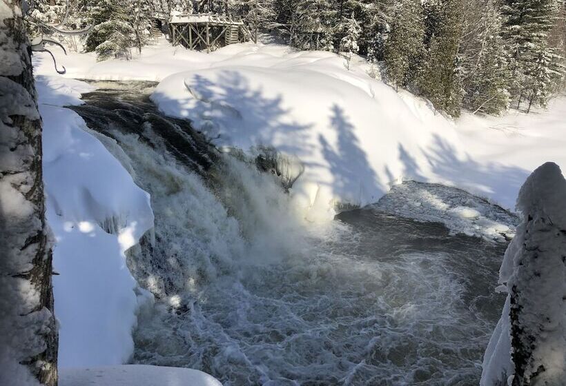 Отель Le Baluchon Ecovillegiature